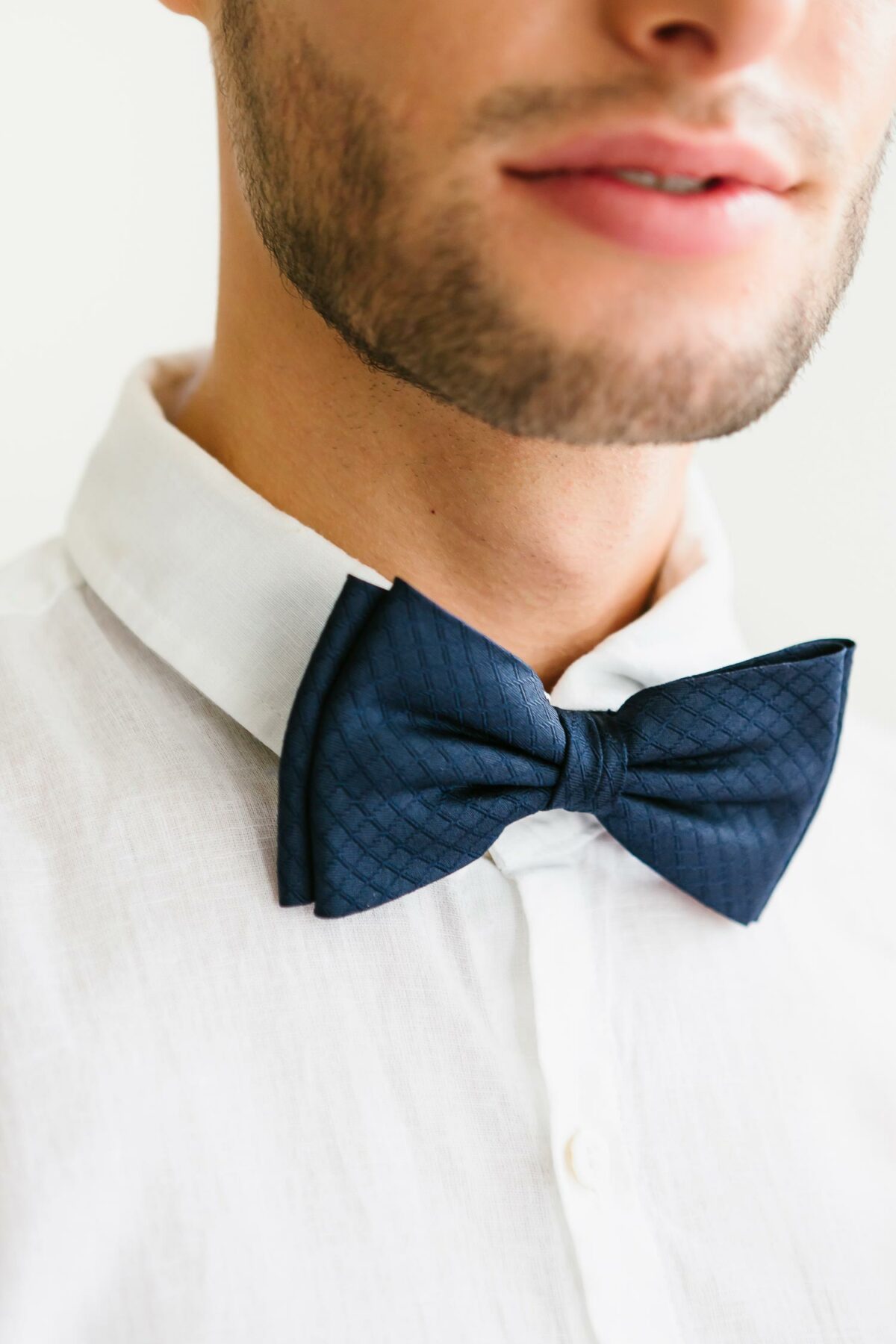 woven bow tie in marine blue for men