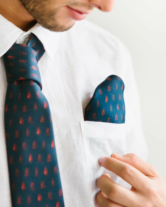 blue tie and pochet for men